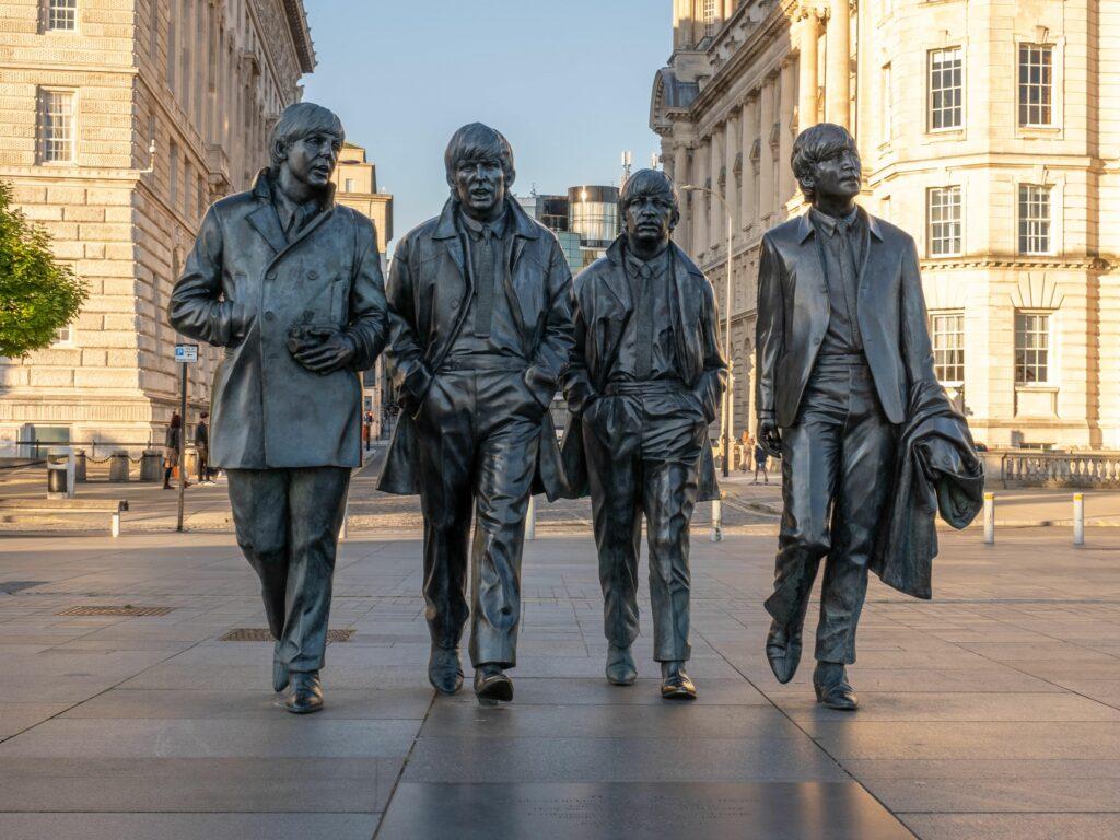 The Beatles - Waterfront statue